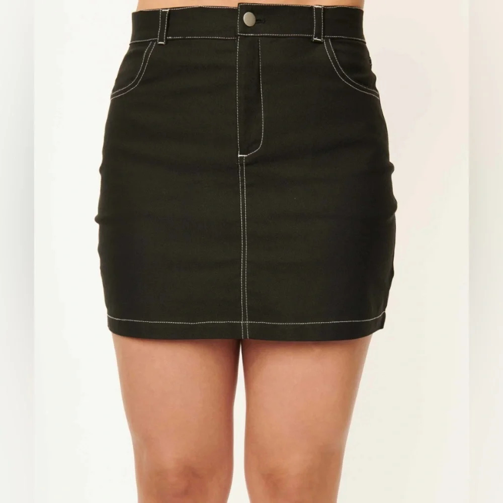 🦋B2G1🦋UNIQUE VINTAGE Black What a Classic Denim Mini Skirt NWT